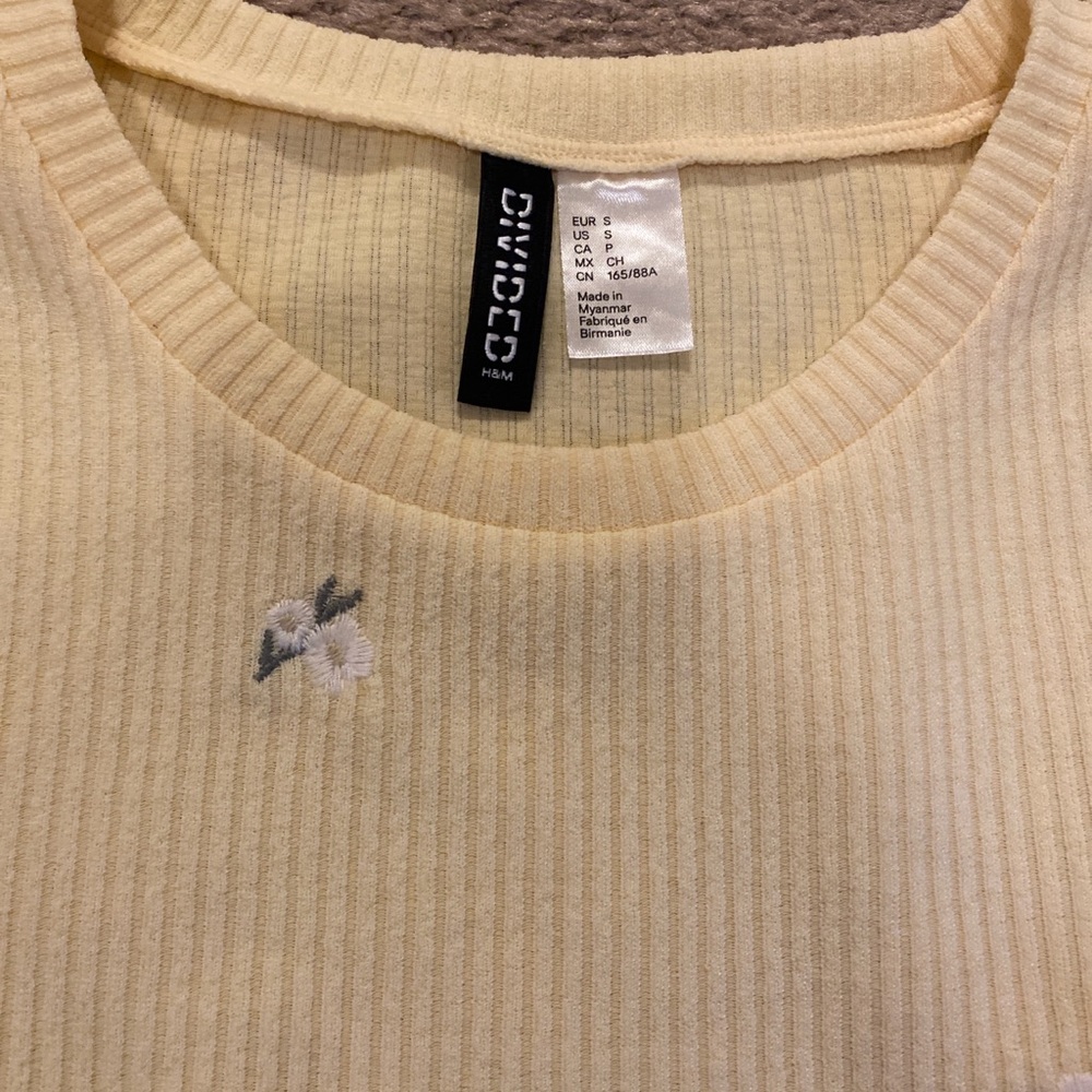 H&M Top - Picture 2 of 2